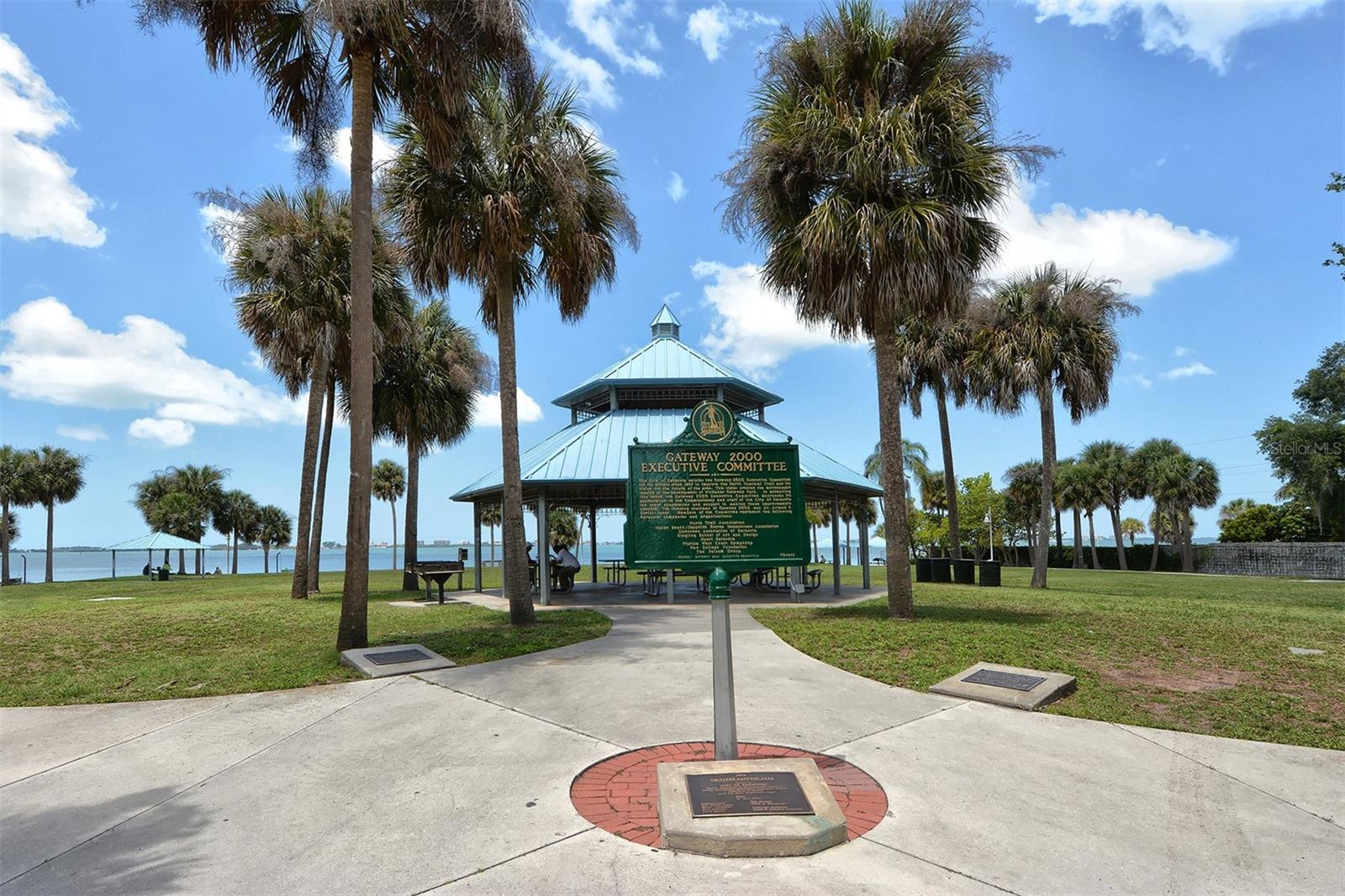 BROADWAY PROMENADE - Residential Lease