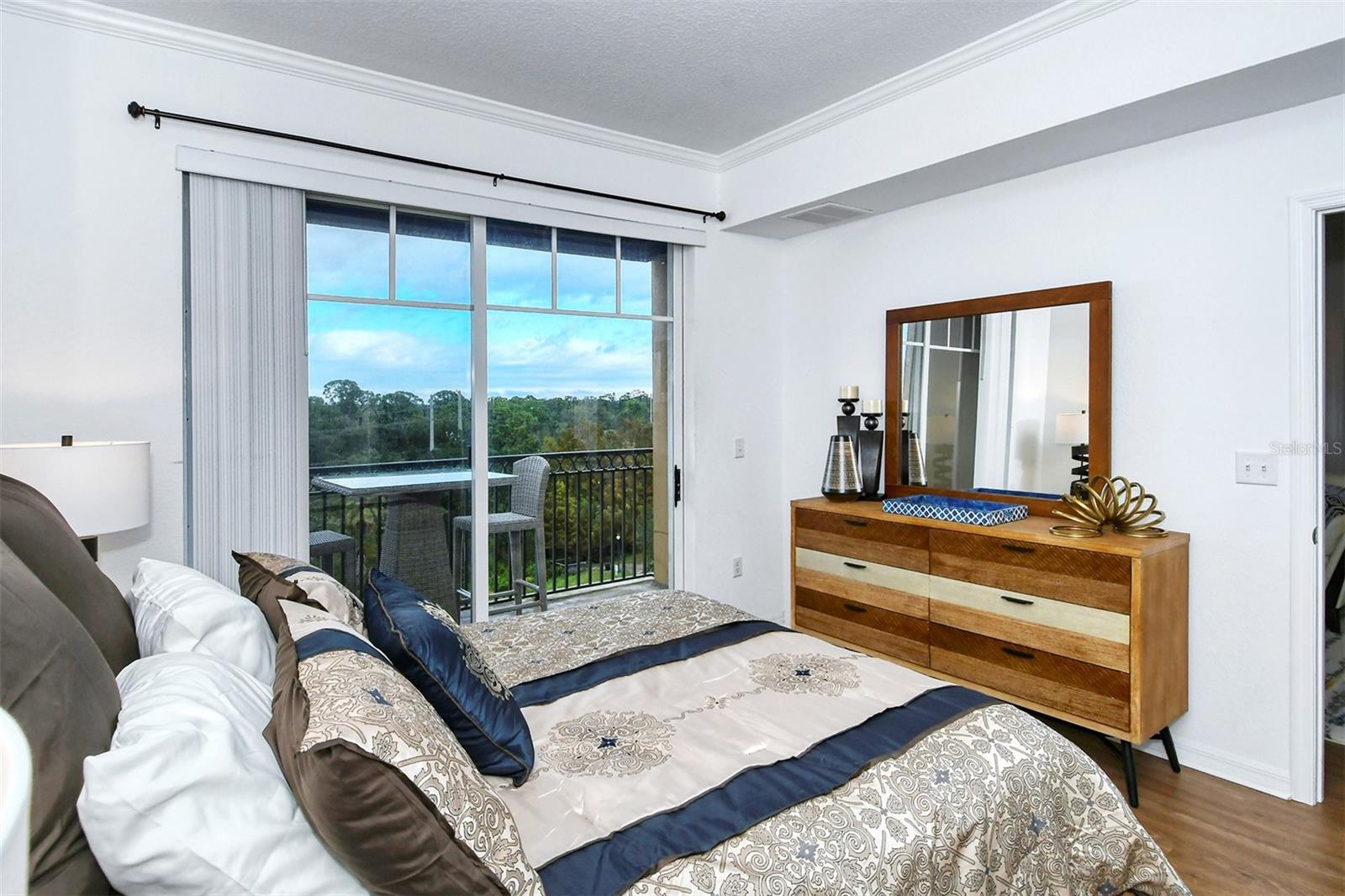 BROADWAY PROMENADE - Residential Lease