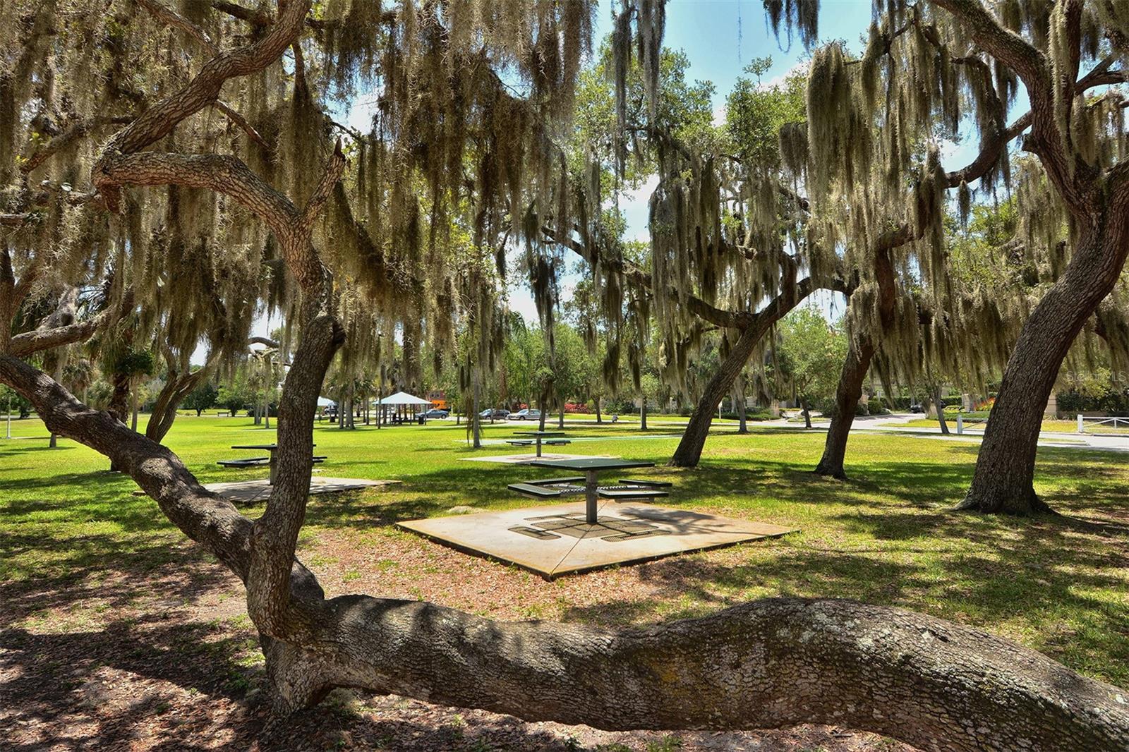 BROADWAY PROMENADE - Residential Lease