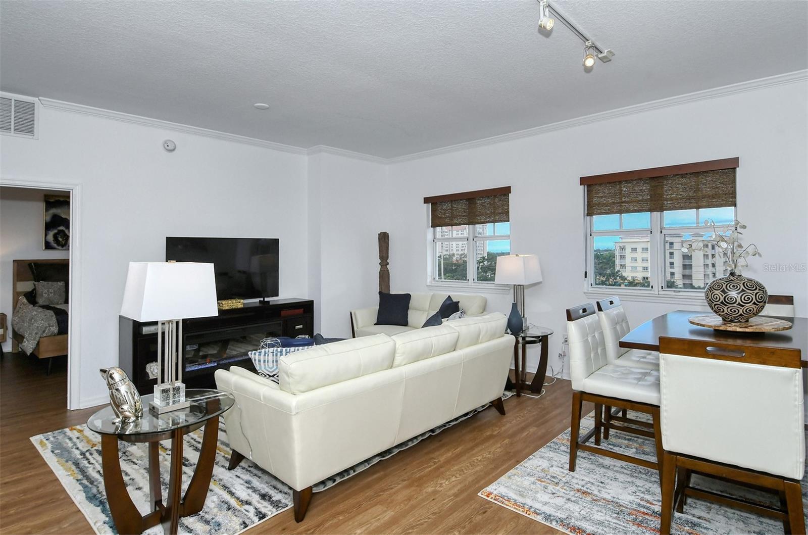 BROADWAY PROMENADE - Residential Lease