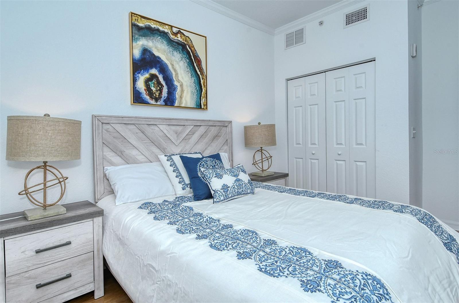 BROADWAY PROMENADE - Residential Lease
