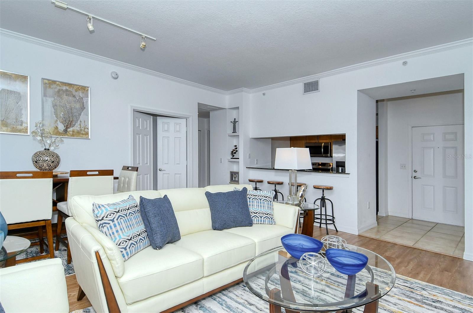 BROADWAY PROMENADE - Residential Lease