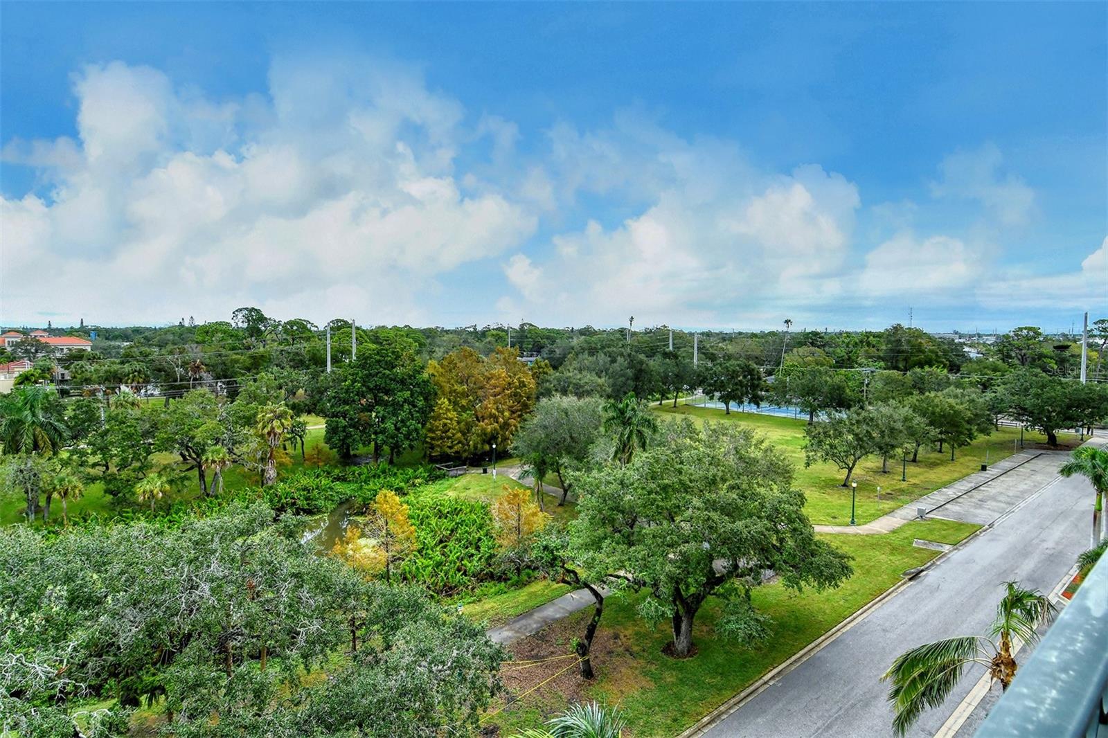 BROADWAY PROMENADE - Residential Lease