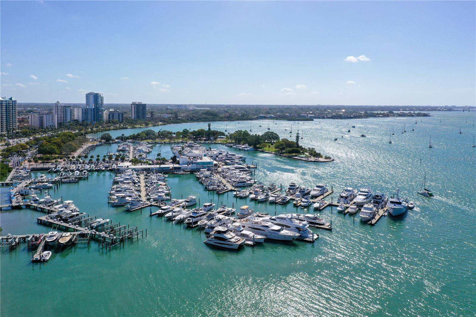 BROADWAY PROMENADE - Residential Lease