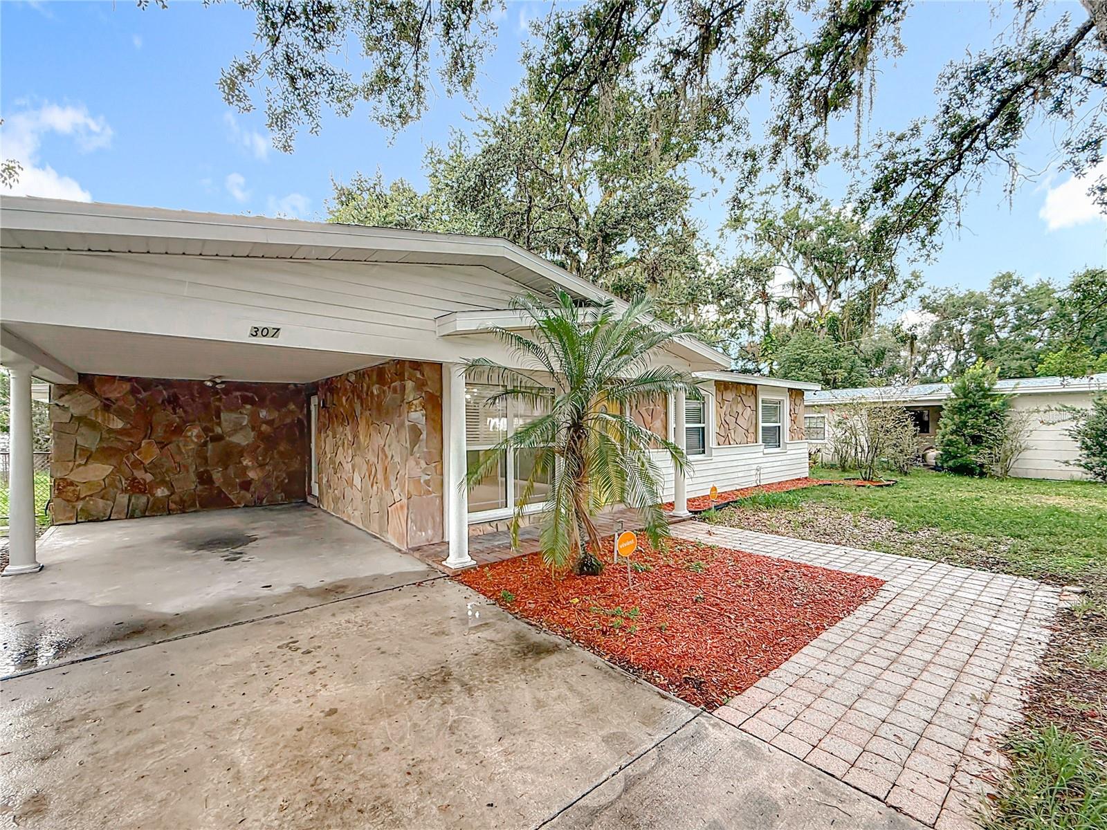 307 FERN CLIFF AVENUE
