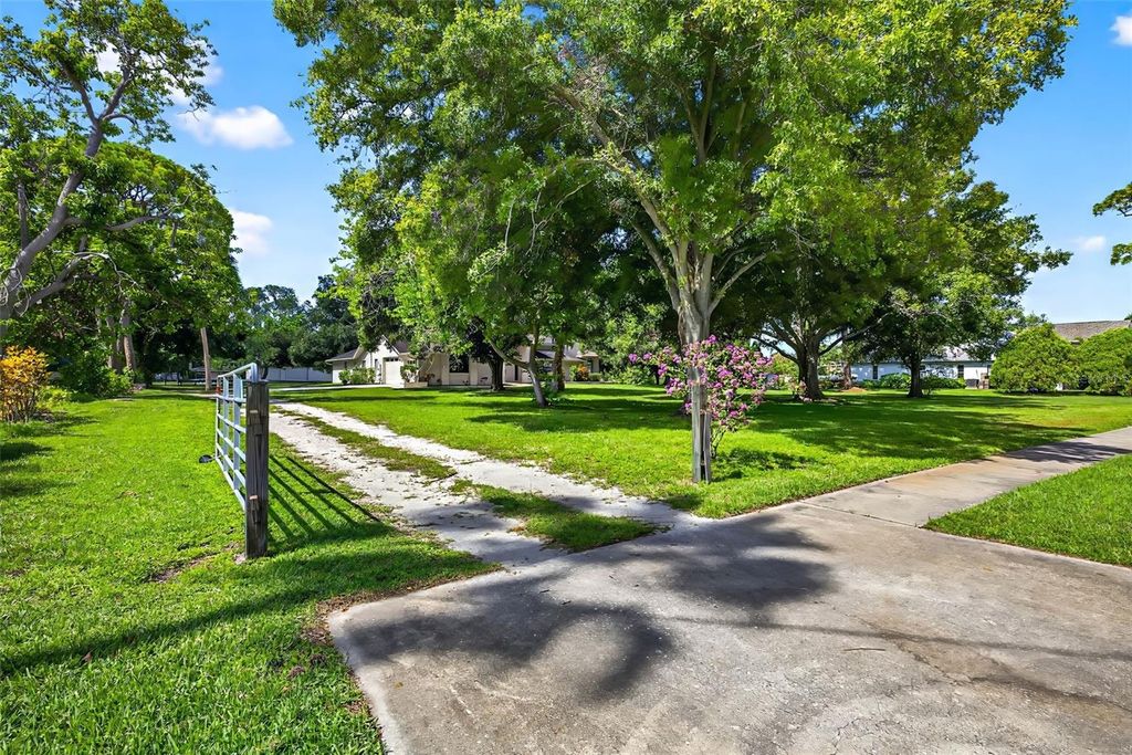 Photo of 6320 66th Avenue N, Pinellas Park, FL 33781 (MLS # TB8405357)