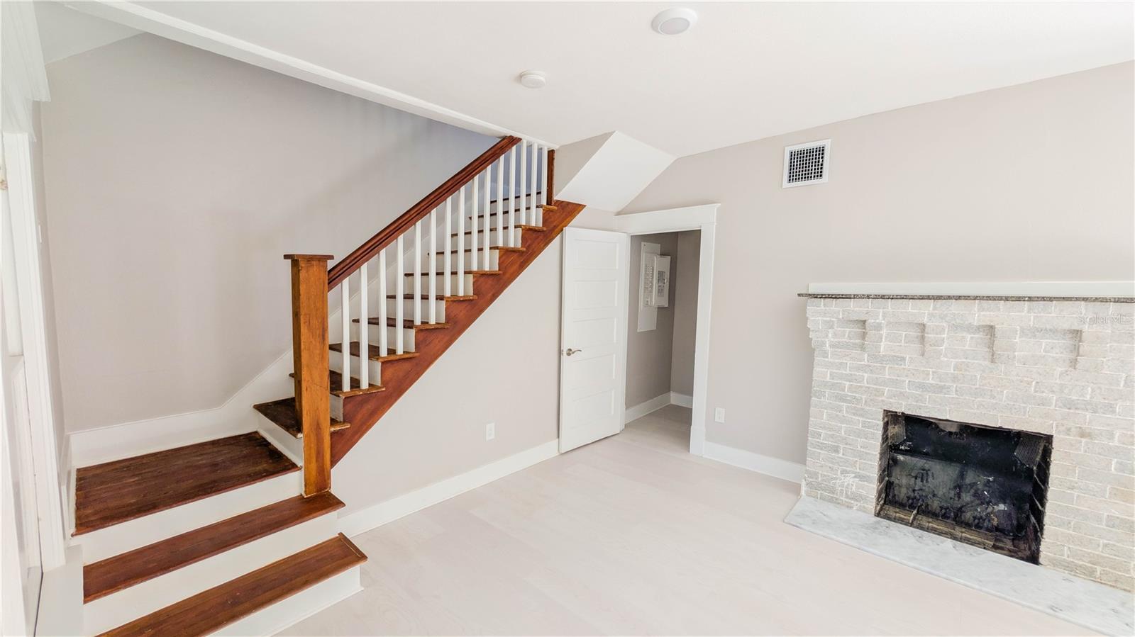 LANGS BUNGALOW COURT - Residential Income