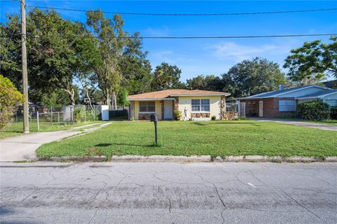 A home in LAKELAND