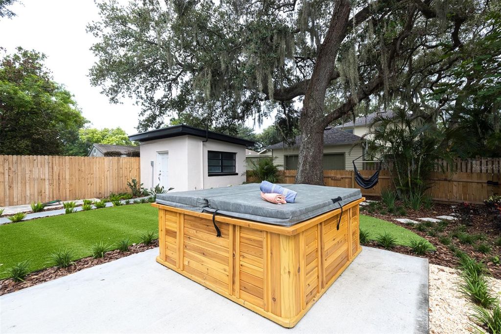 Photo of 818 W Plymouth Street, Tampa, FL 33603 (MLS # TB8426558)