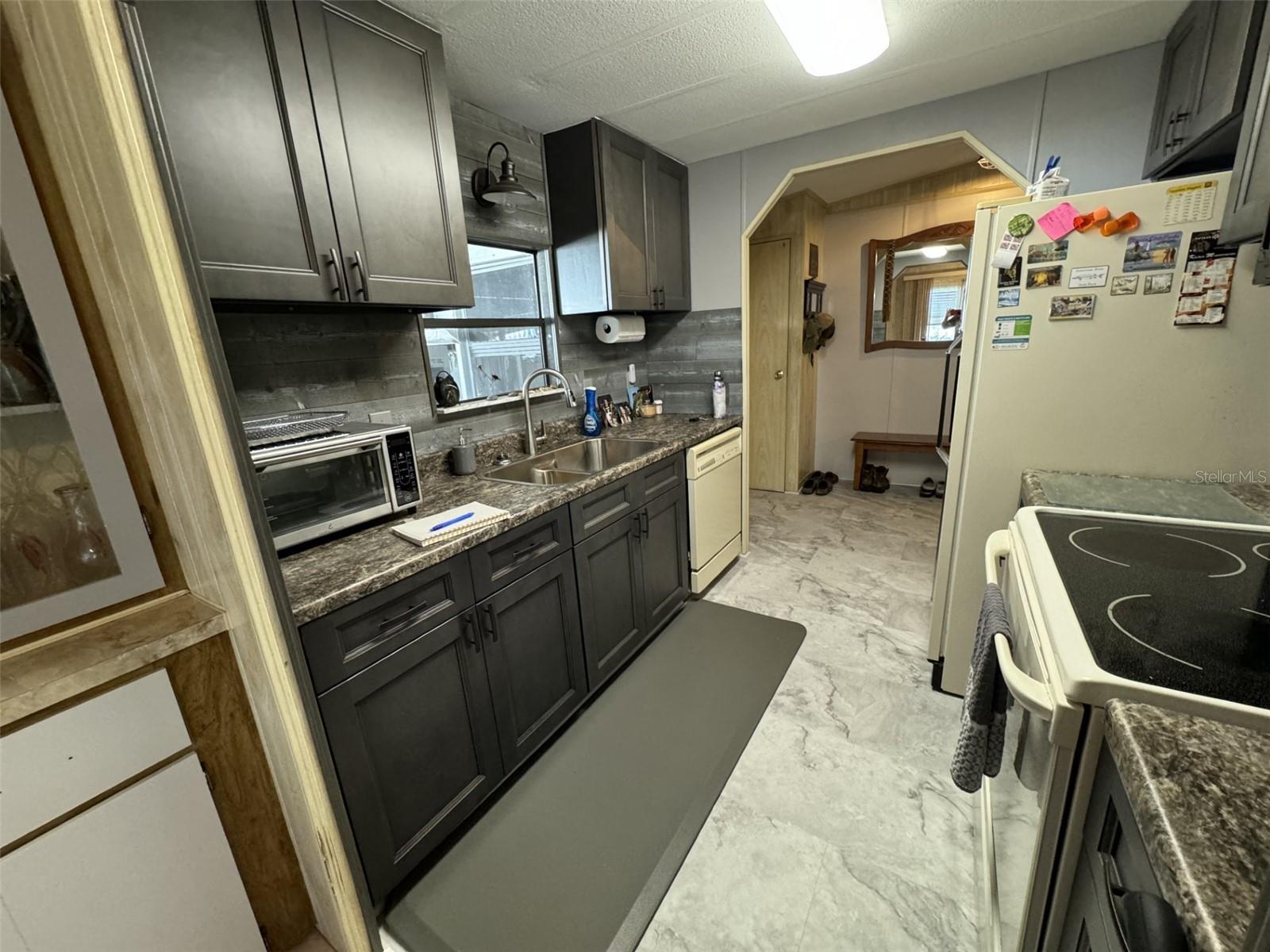 WALK IN THE WATER VILLAGE UNIT 01 - Residential