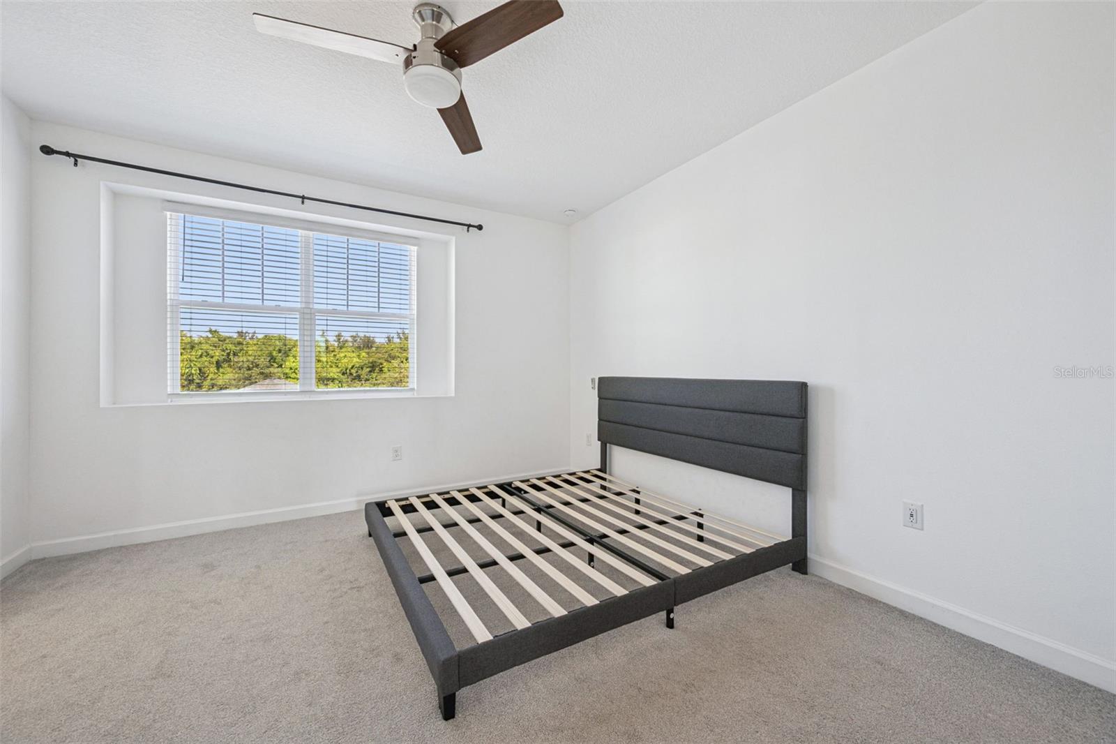 ROYAL ESTATES - Residential