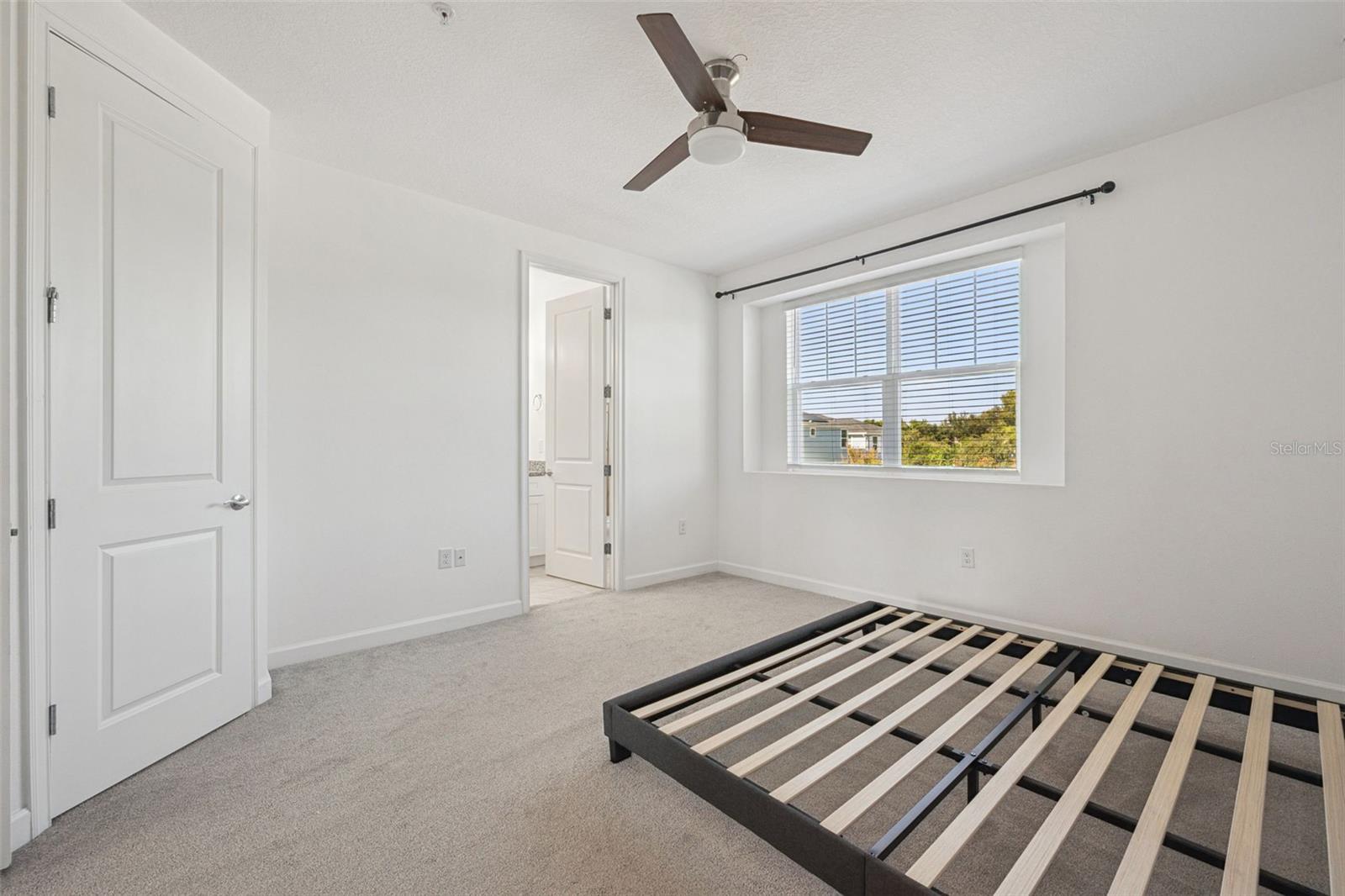 ROYAL ESTATES - Residential