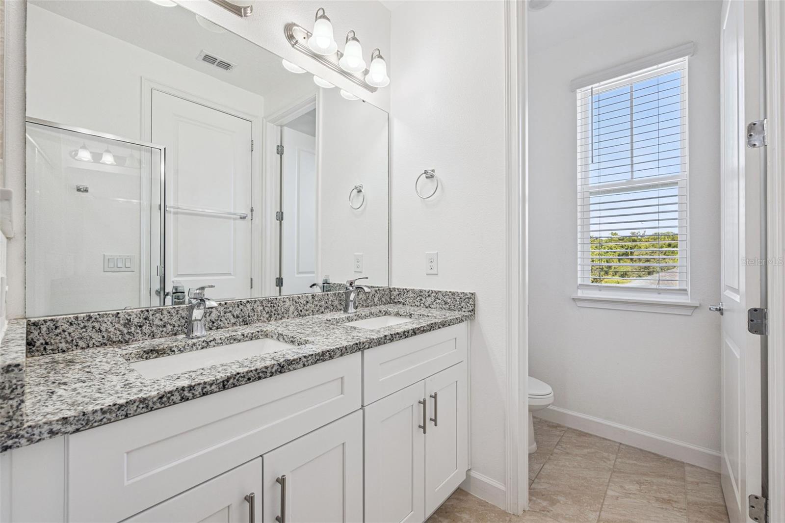 ROYAL ESTATES - Residential