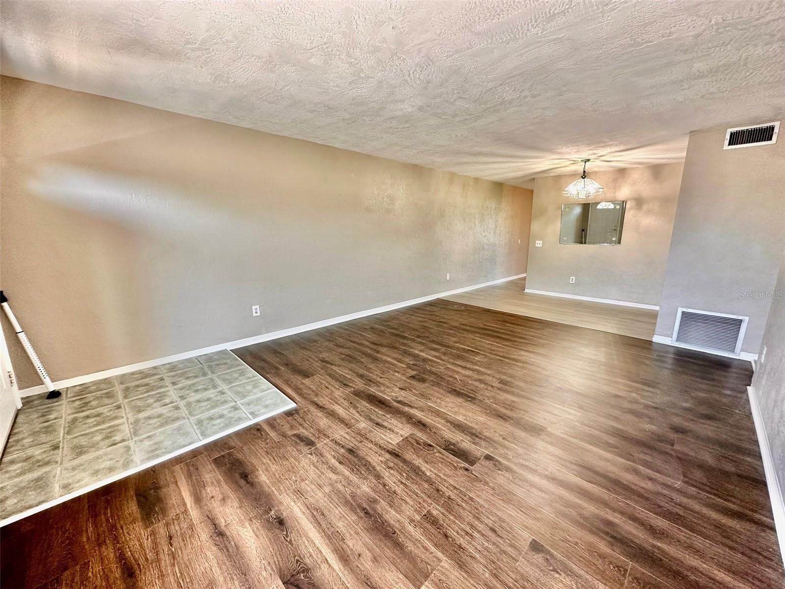 2434 AUSTRALIA WAY E 38