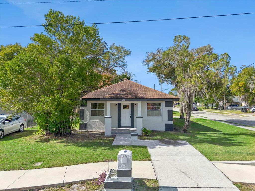 Photo of 1402 S Lee Avenue, Orlando, FL 32805 (MLS # O6369360)