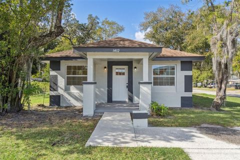 Photo of 1402 S Lee Avenue, Orlando, FL 32805 (MLS # O6369360)