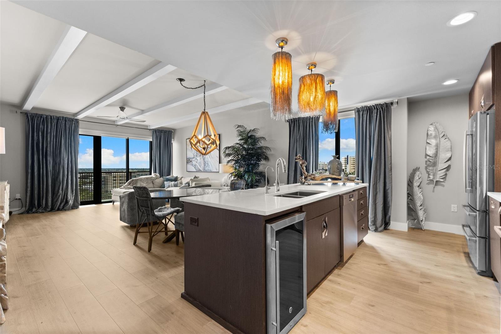 199 DALI BOULEVARD 901