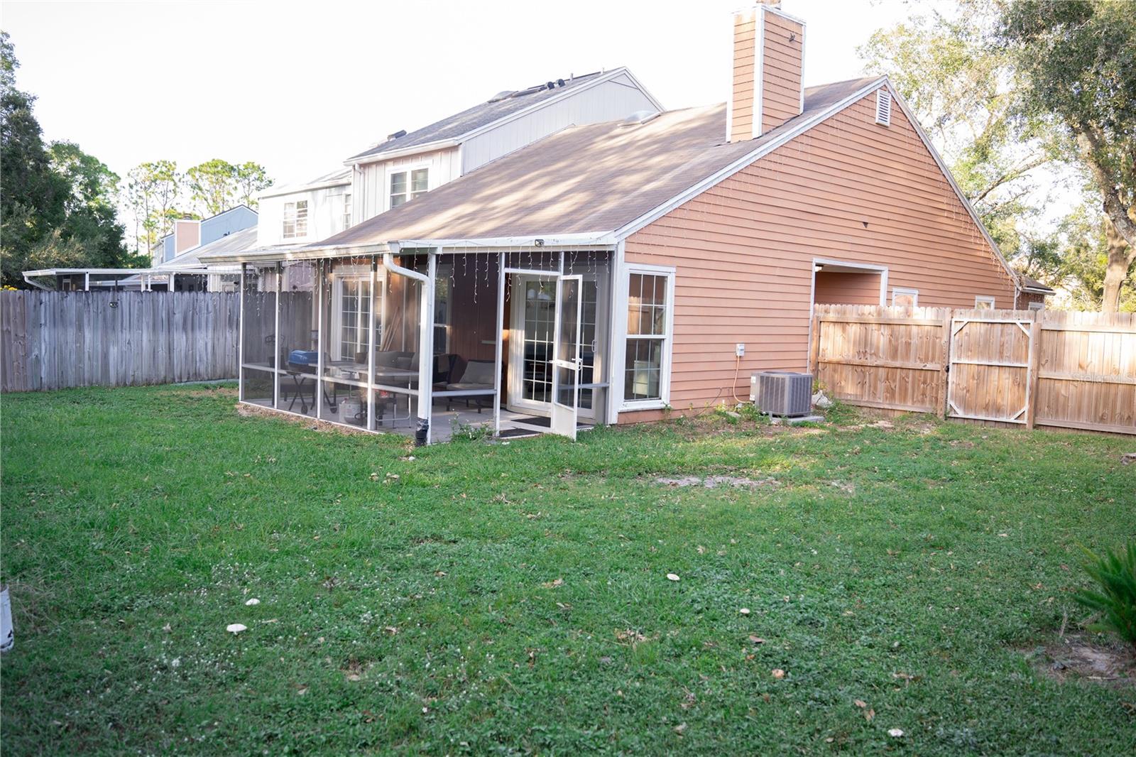 9468 FOREST HILLS CIRCLE