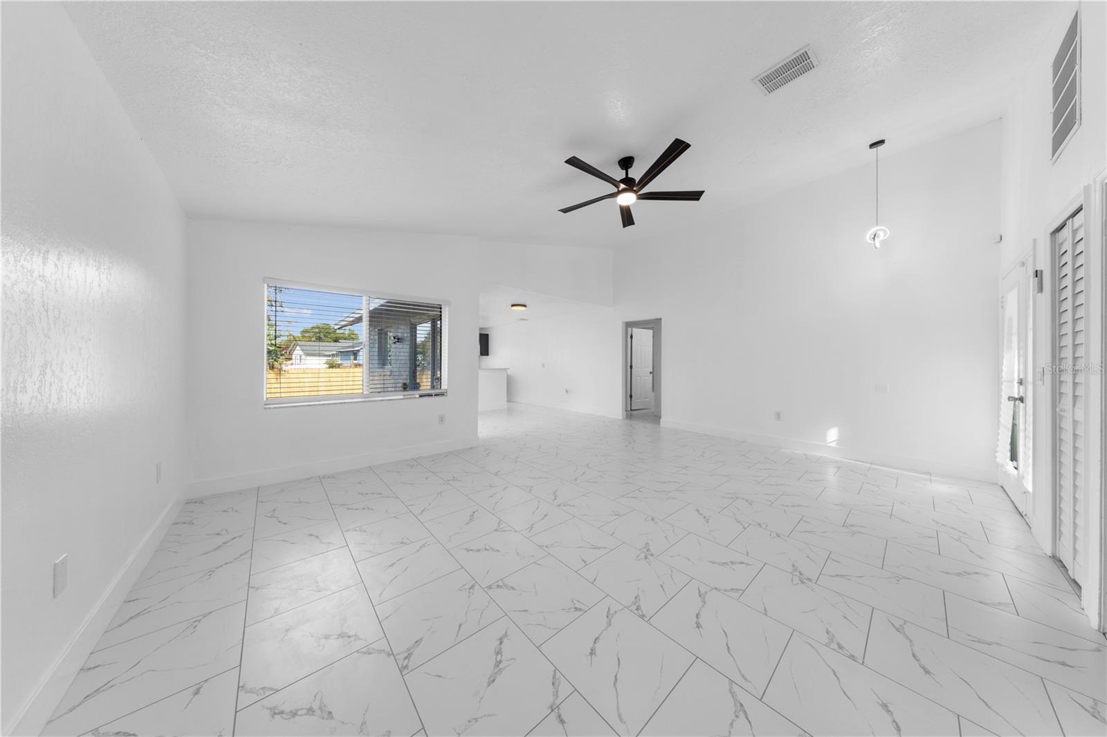 2224 GREENVIEW CIRCLE