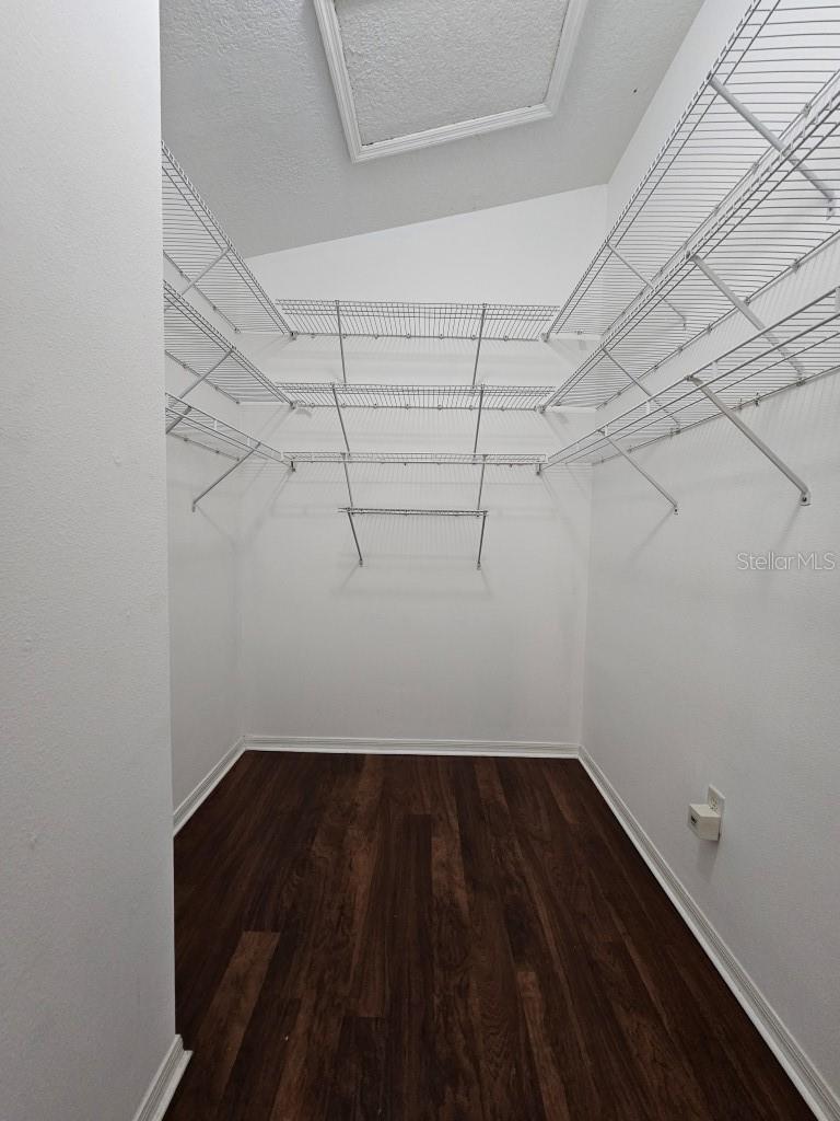 LAKEWOOD RIDGE TWNHMS - Residential Lease