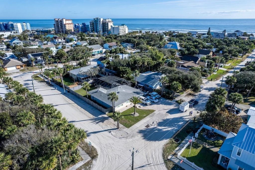 Photo of 900 E 1st Avenue, New Smyrna Beach, FL 32169 (MLS # NS1088022)