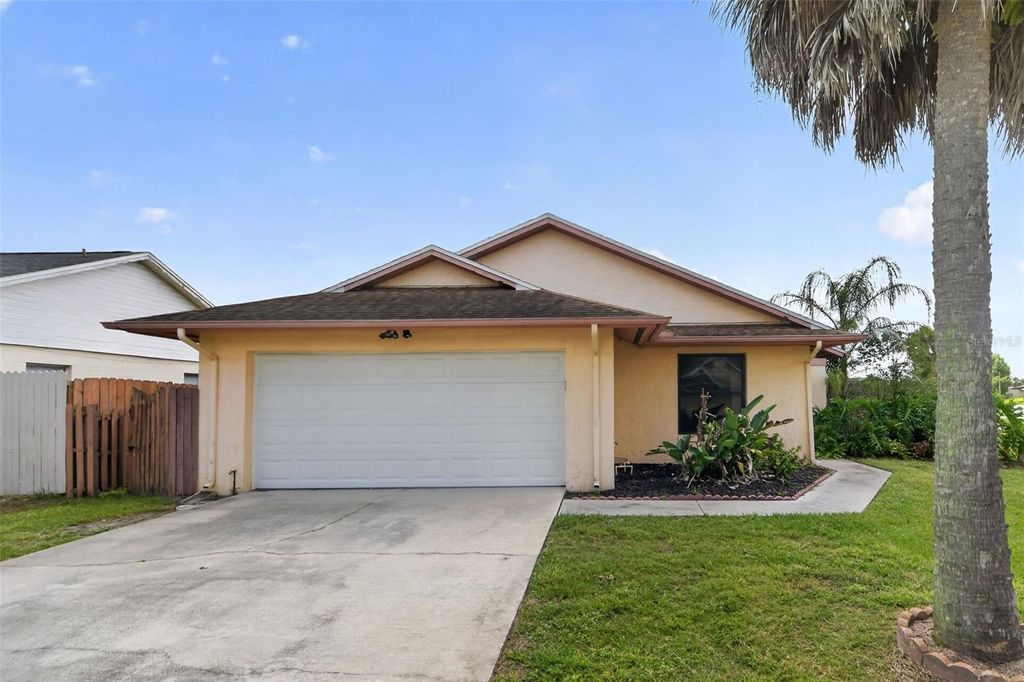 Photo of 5325 Barefoot Path, Kissimmee, FL 34746 (MLS # O6407384)