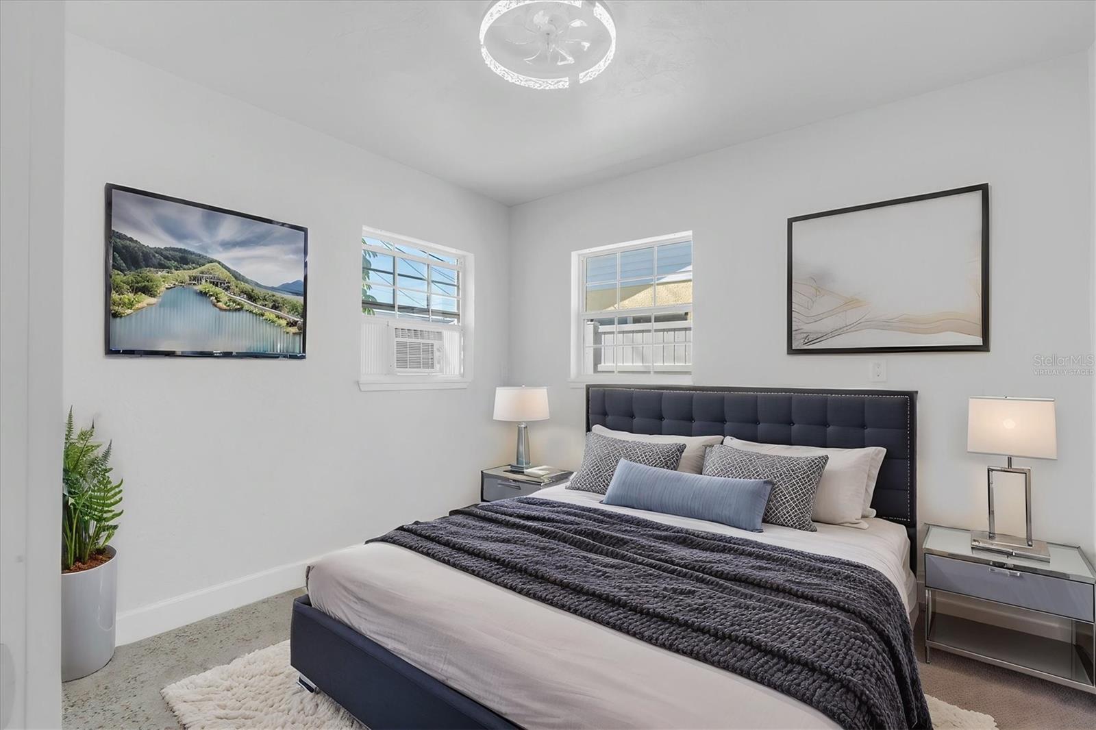 SUNNY SHORES - Residential