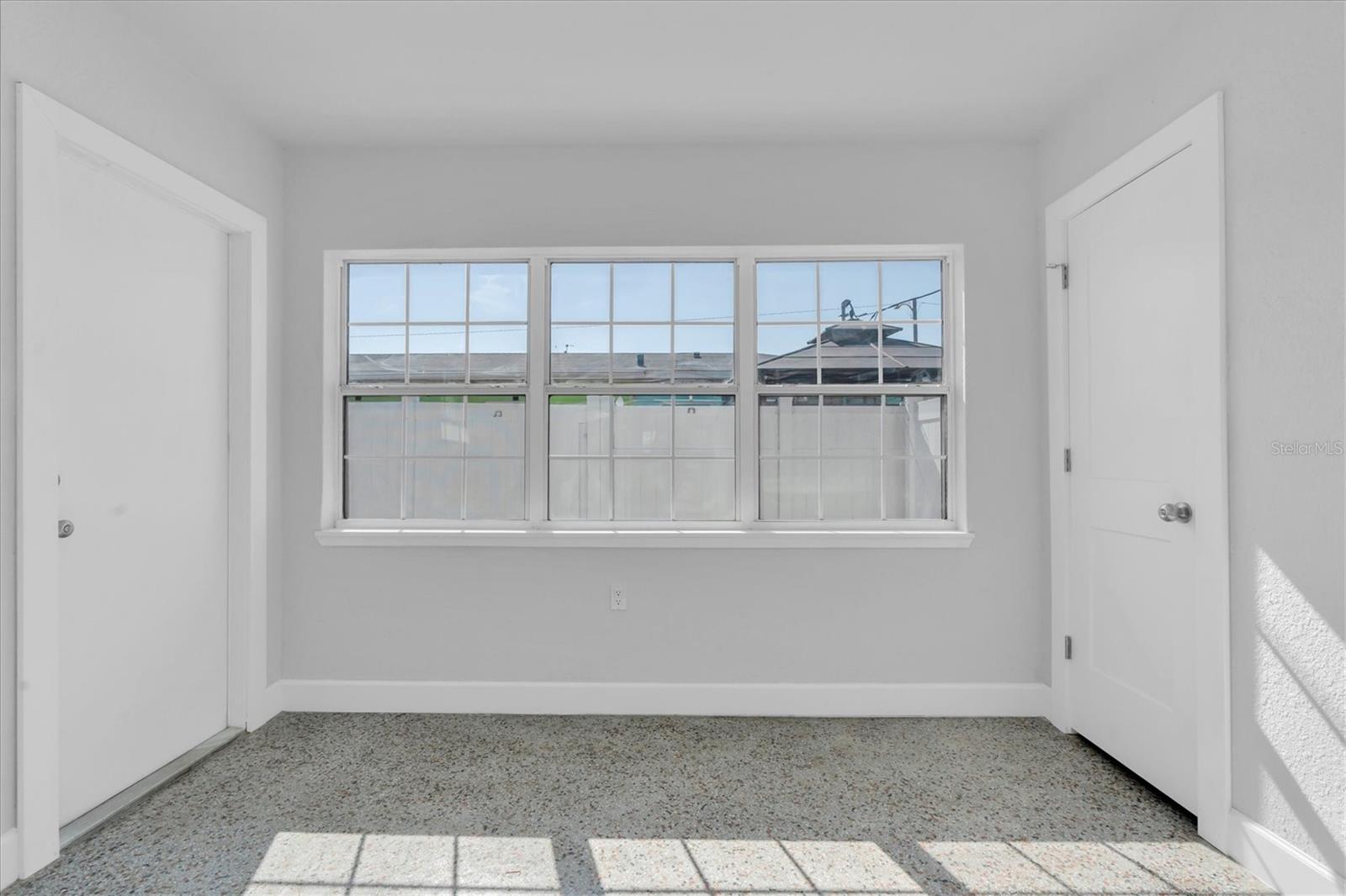 SUNNY SHORES - Residential