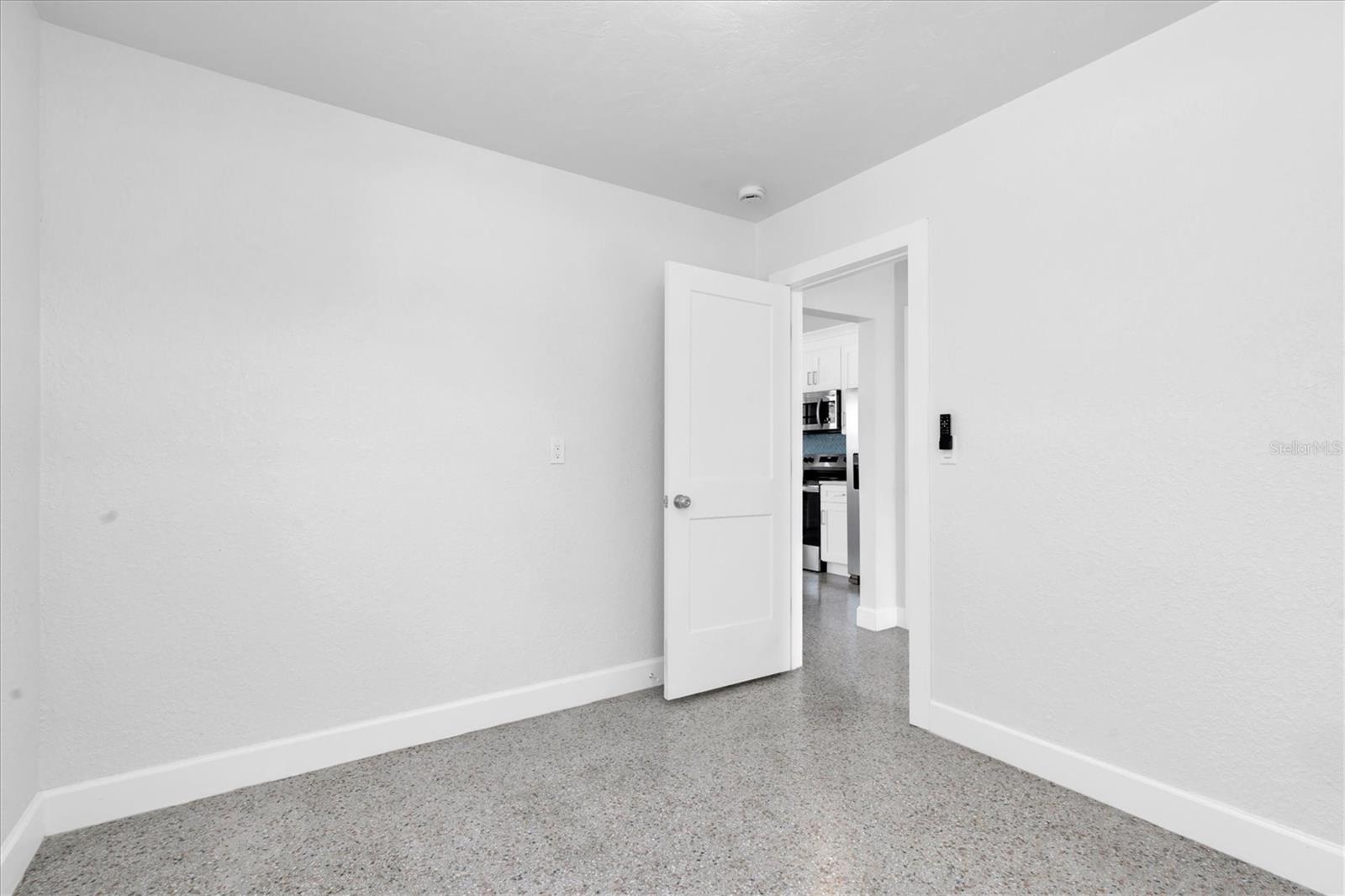 SUNNY SHORES - Residential