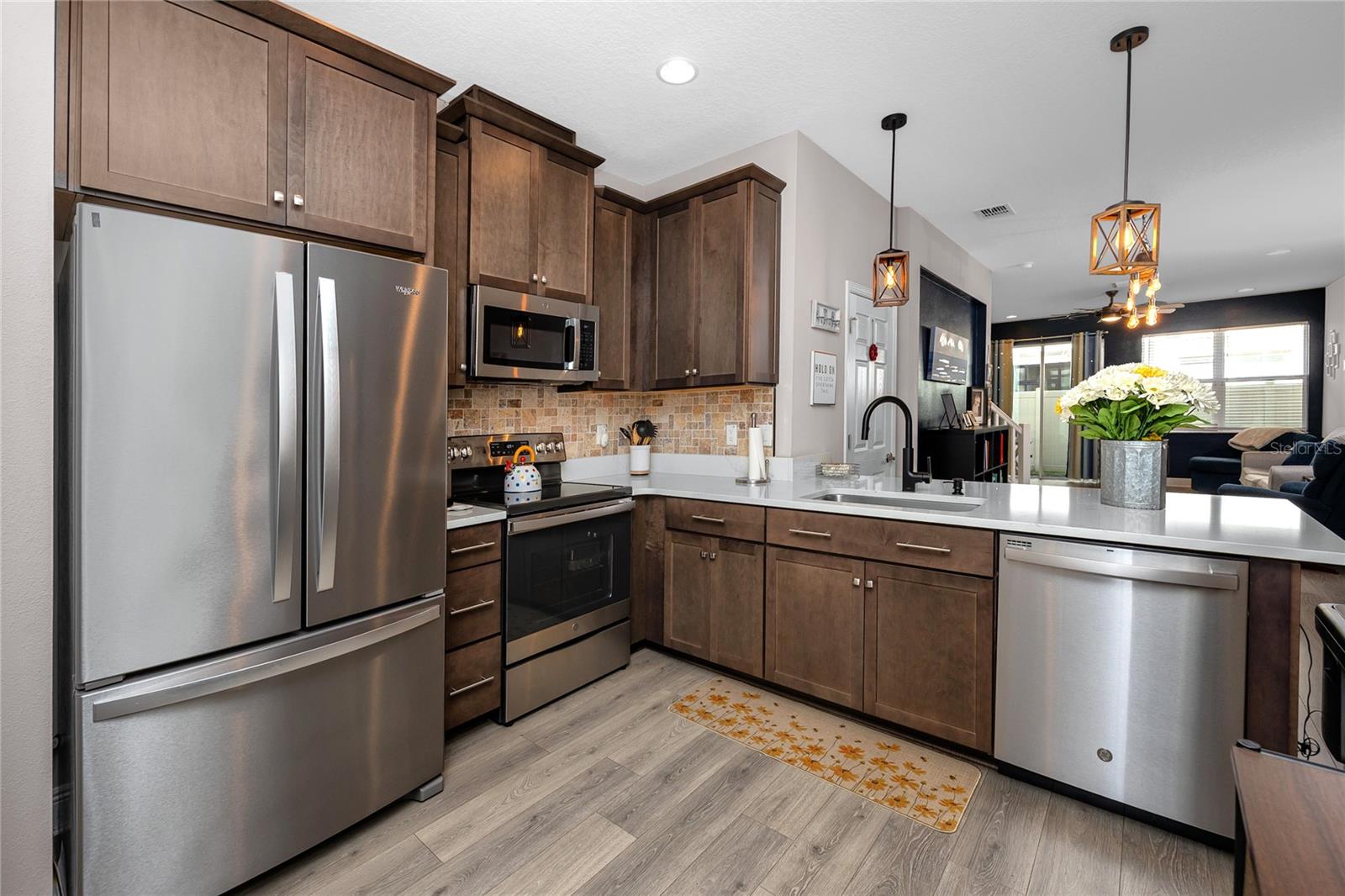 TOWNS AT BELLEAIR GROVE - Residential