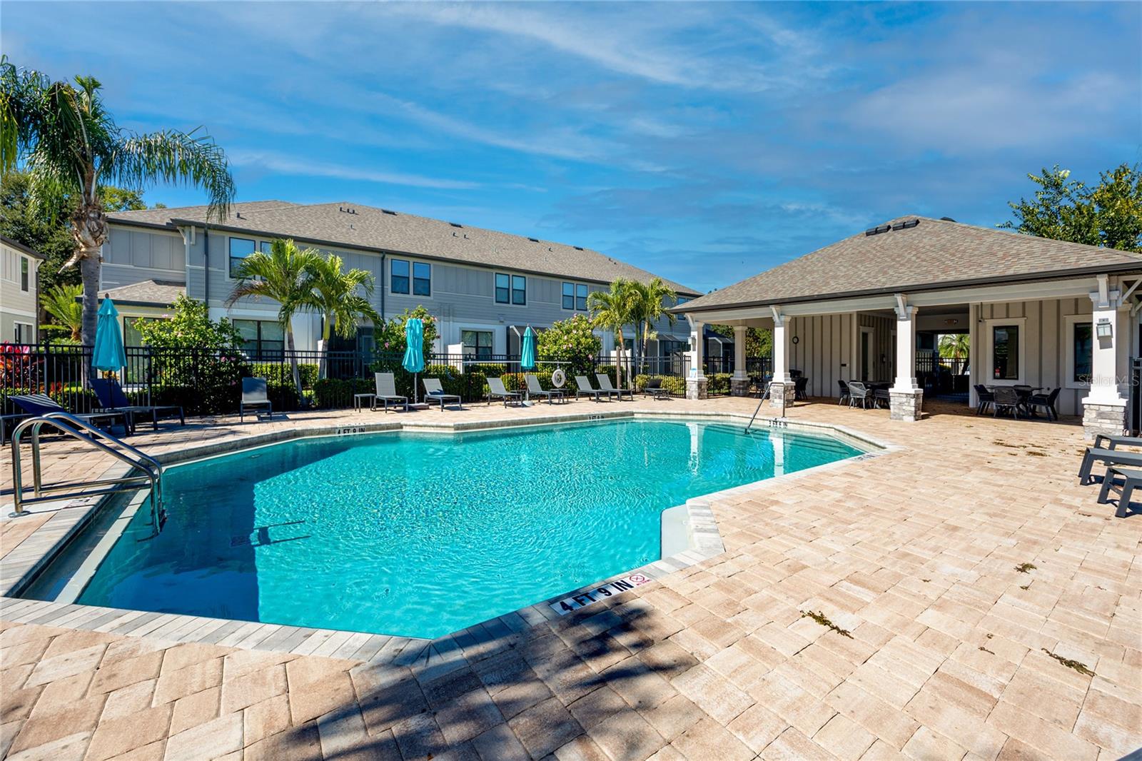 TOWNS AT BELLEAIR GROVE - Residential