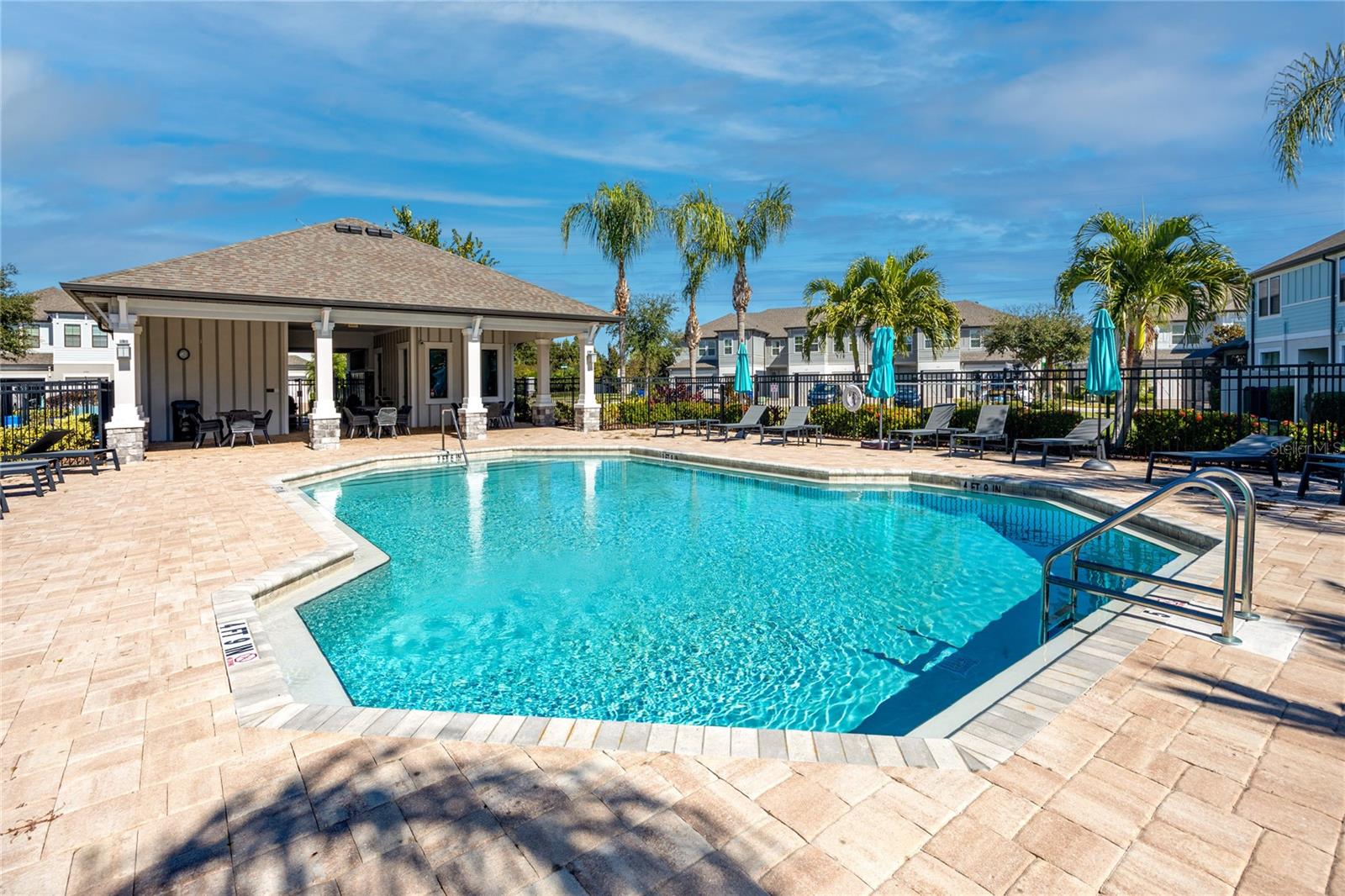 TOWNS AT BELLEAIR GROVE - Residential