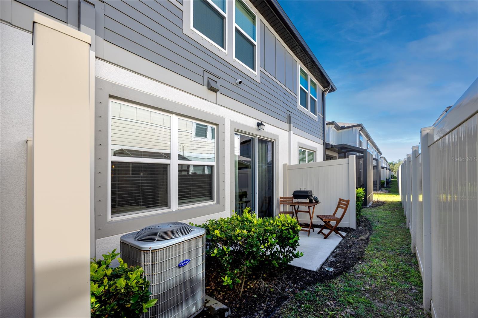 TOWNS AT BELLEAIR GROVE - Residential