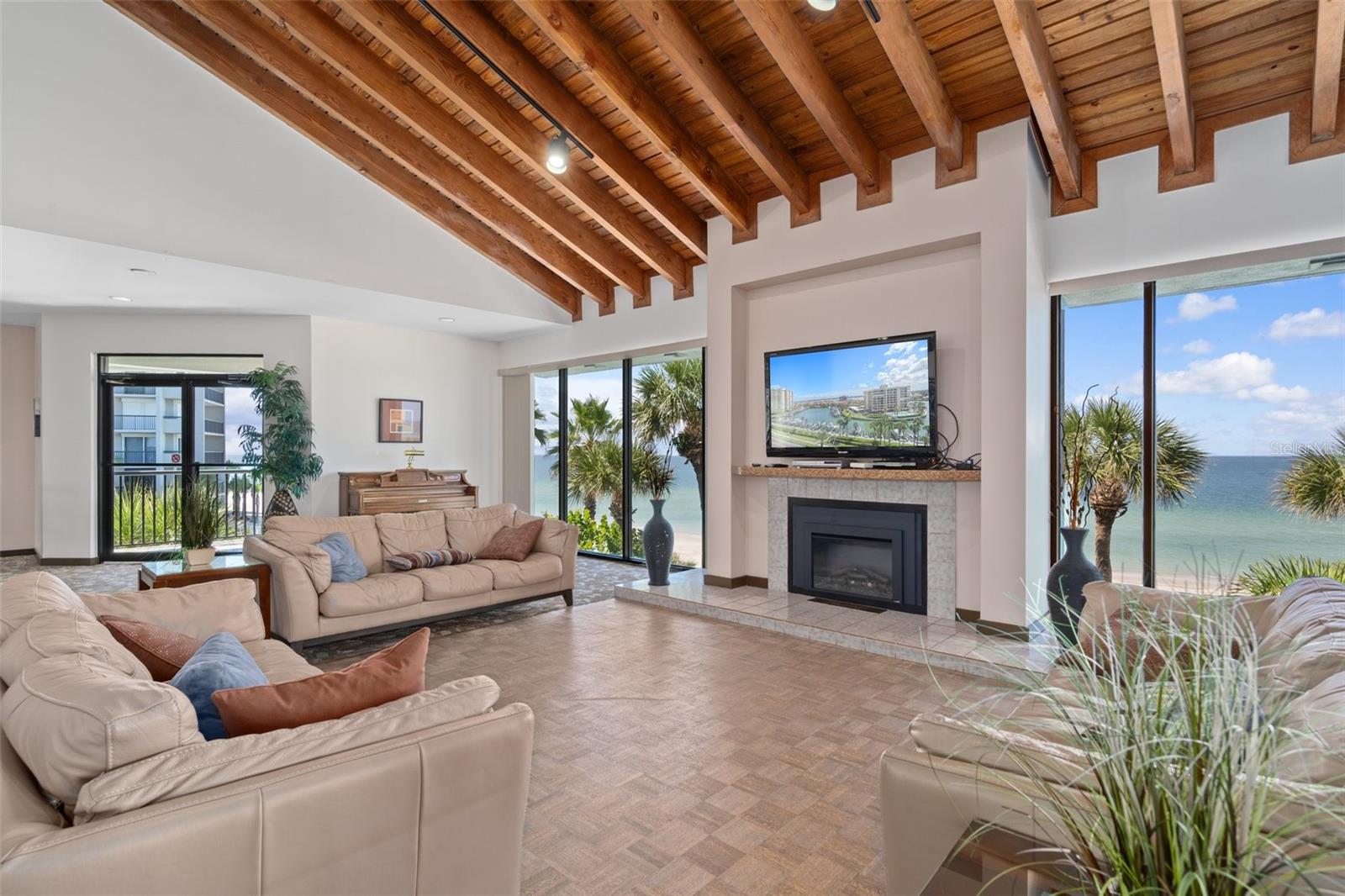 DANS ISLAND ON SAND KEY CONDO - Residential