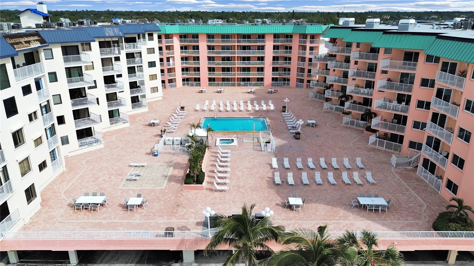 18400 GULF BOULEVARD 1302