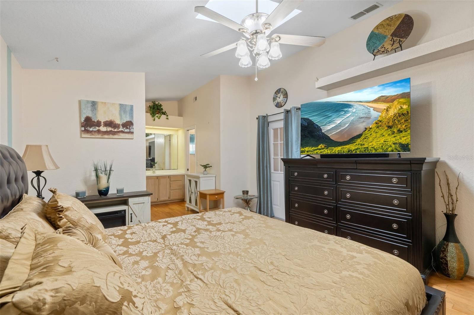 CRYSTALS LANDING - Residential