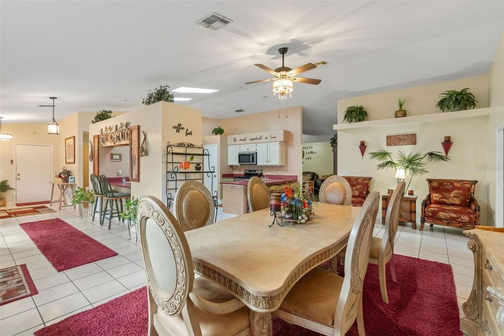 Photo of 511 Marcia Loop, Winter Haven, FL 33884 (MLS # L4957392)