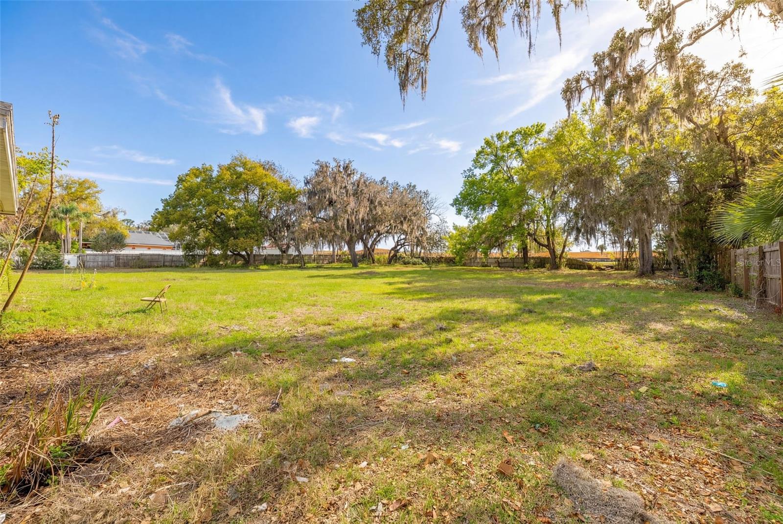 SILVER LAKE ESTATES - Residential