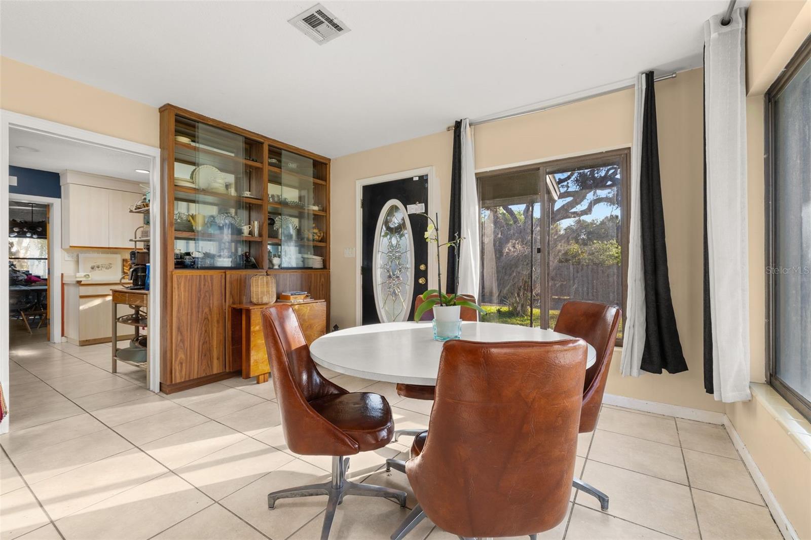 SILVER LAKE ESTATES - Residential