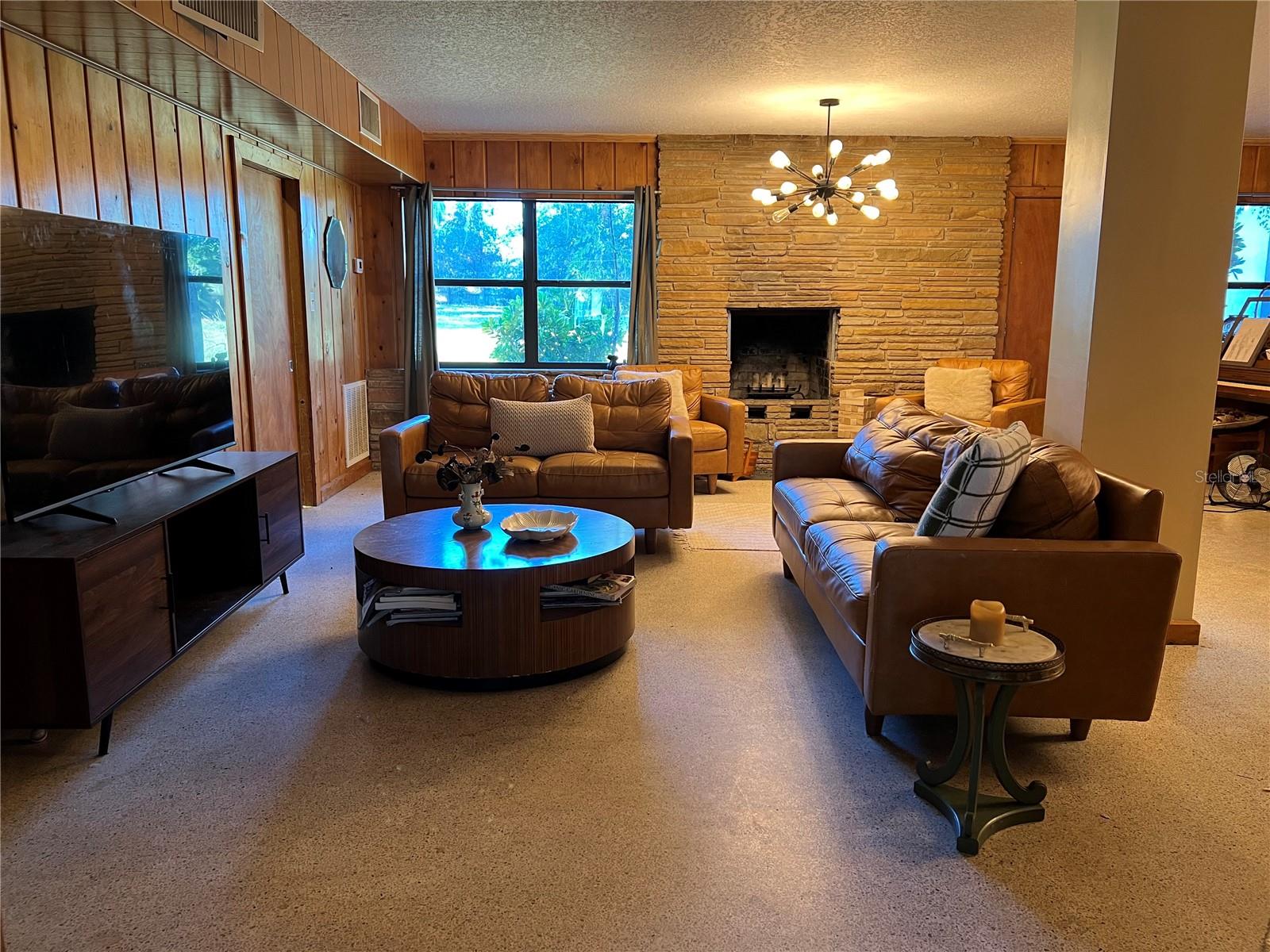 SILVER LAKE ESTATES - Residential