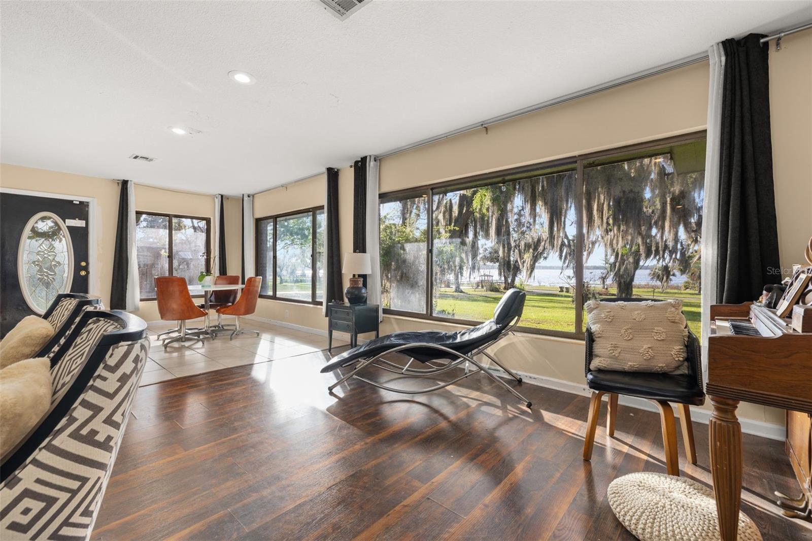 SILVER LAKE ESTATES - Residential