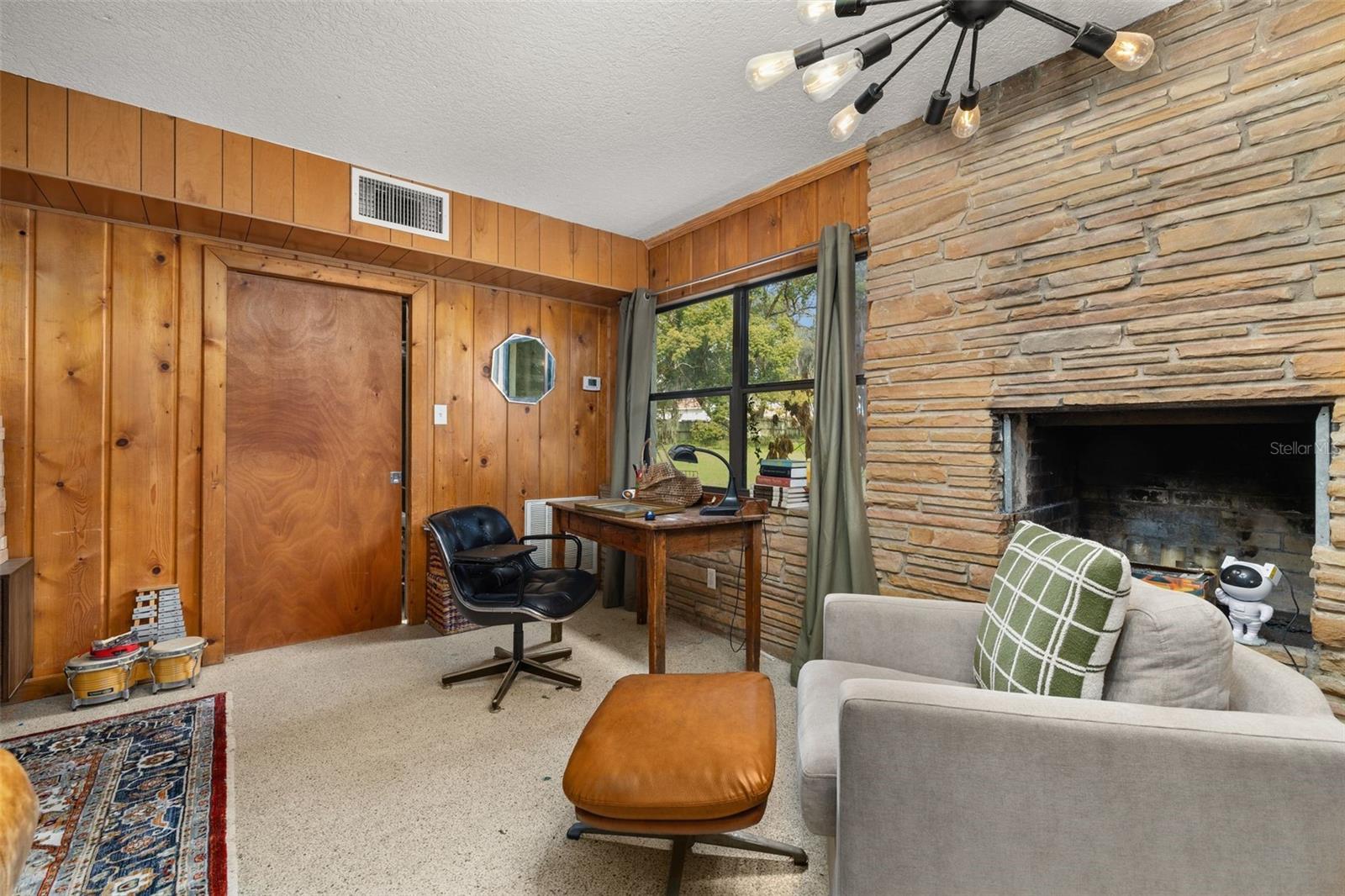 SILVER LAKE ESTATES - Residential