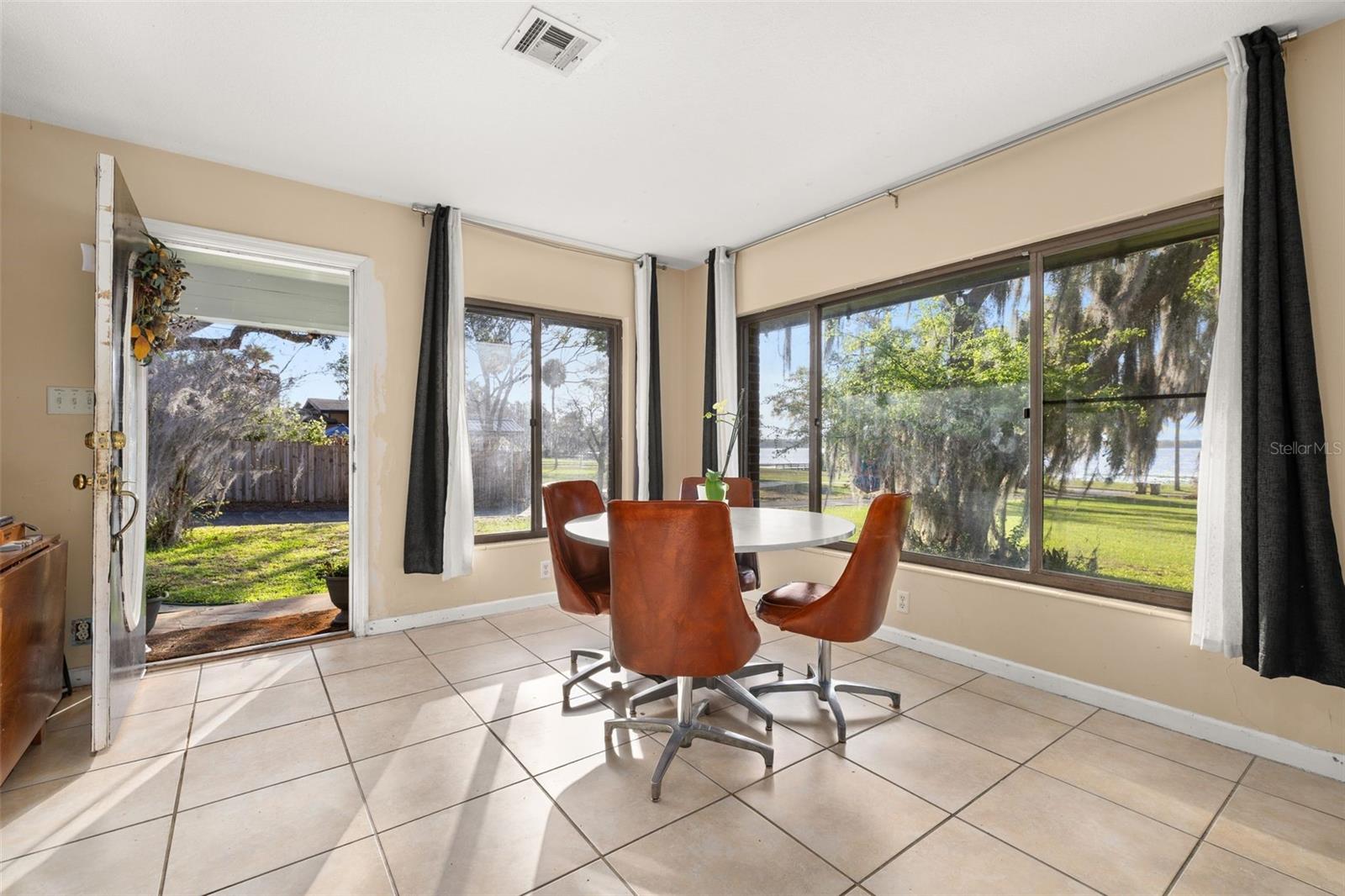 SILVER LAKE ESTATES - Residential