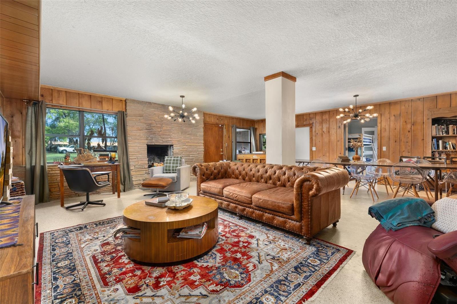 SILVER LAKE ESTATES - Residential