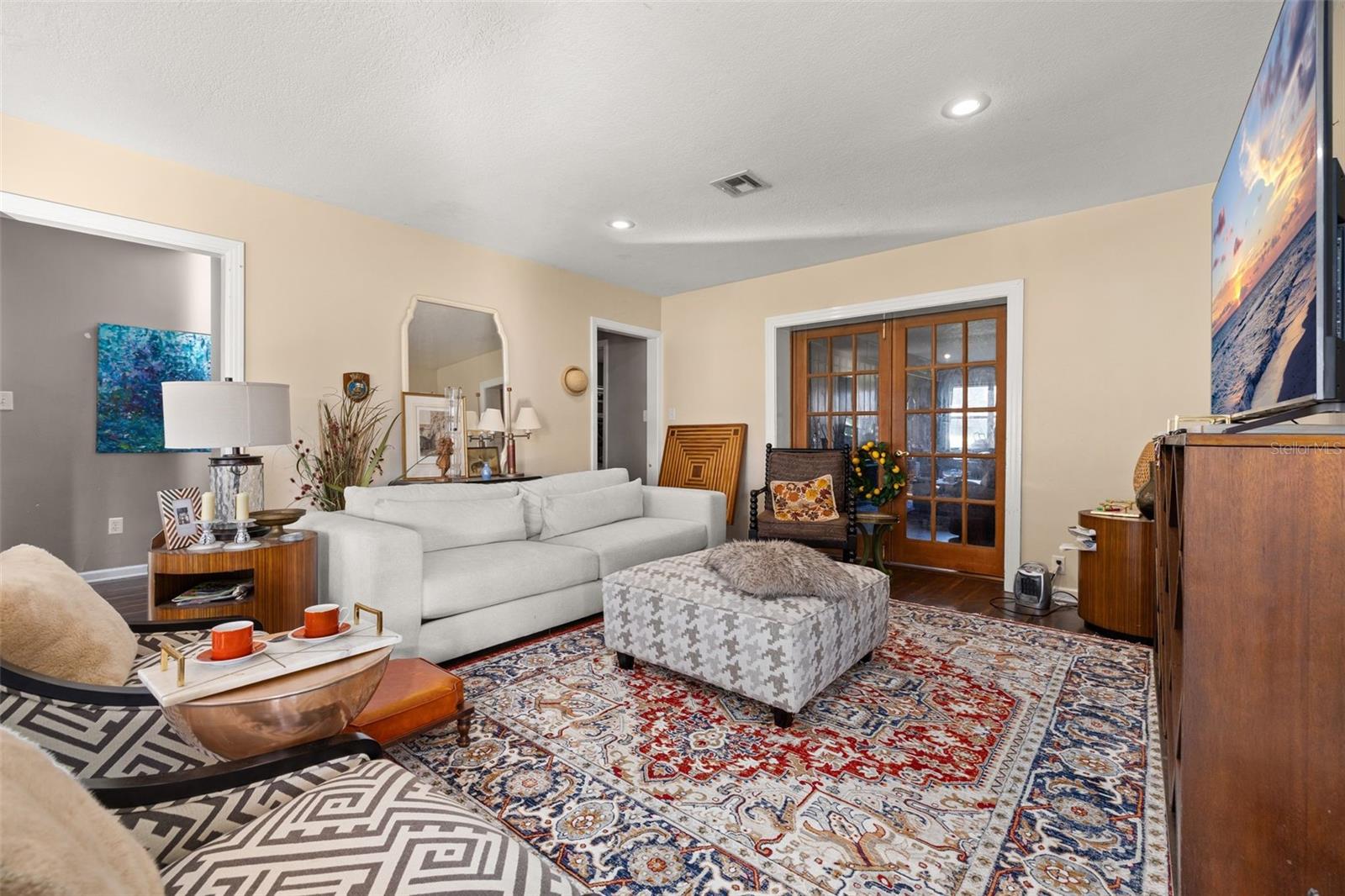 SILVER LAKE ESTATES - Residential