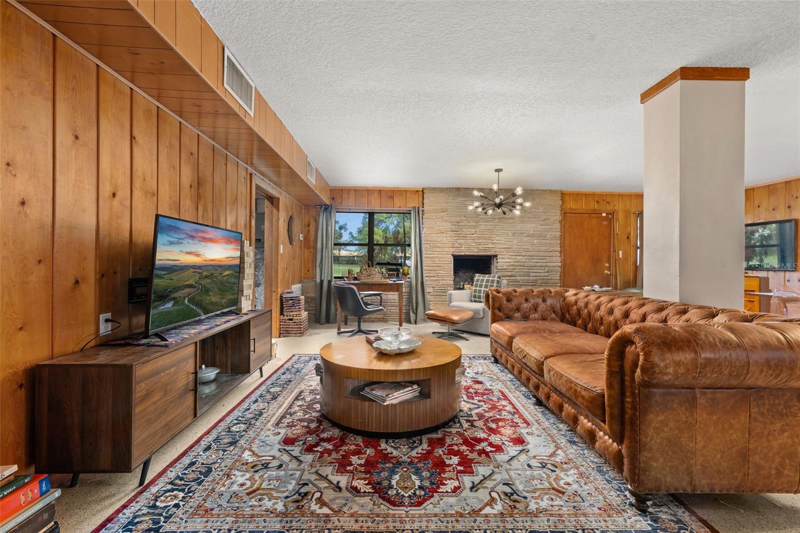 SILVER LAKE ESTATES - Residential