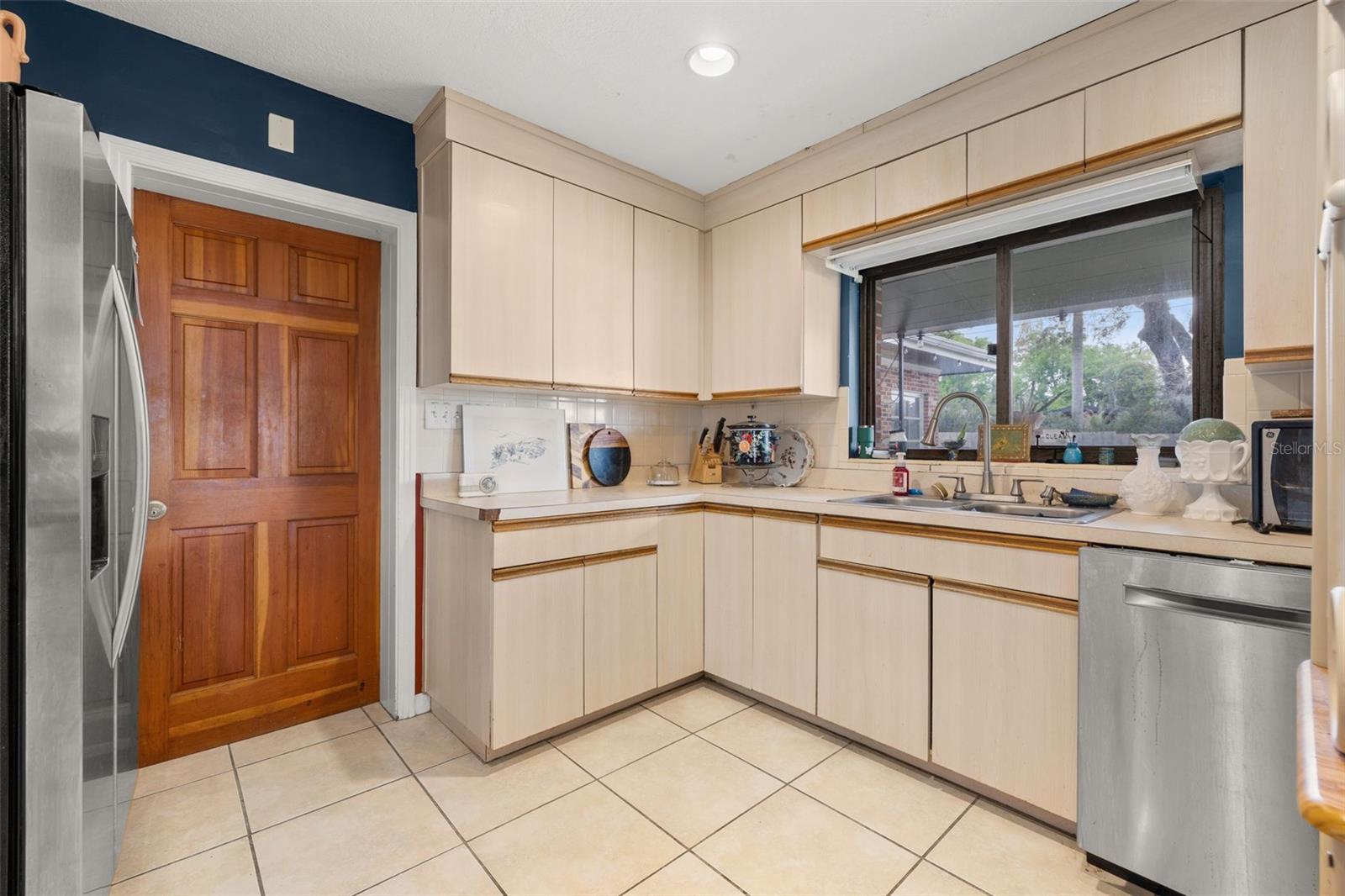 SILVER LAKE ESTATES - Residential