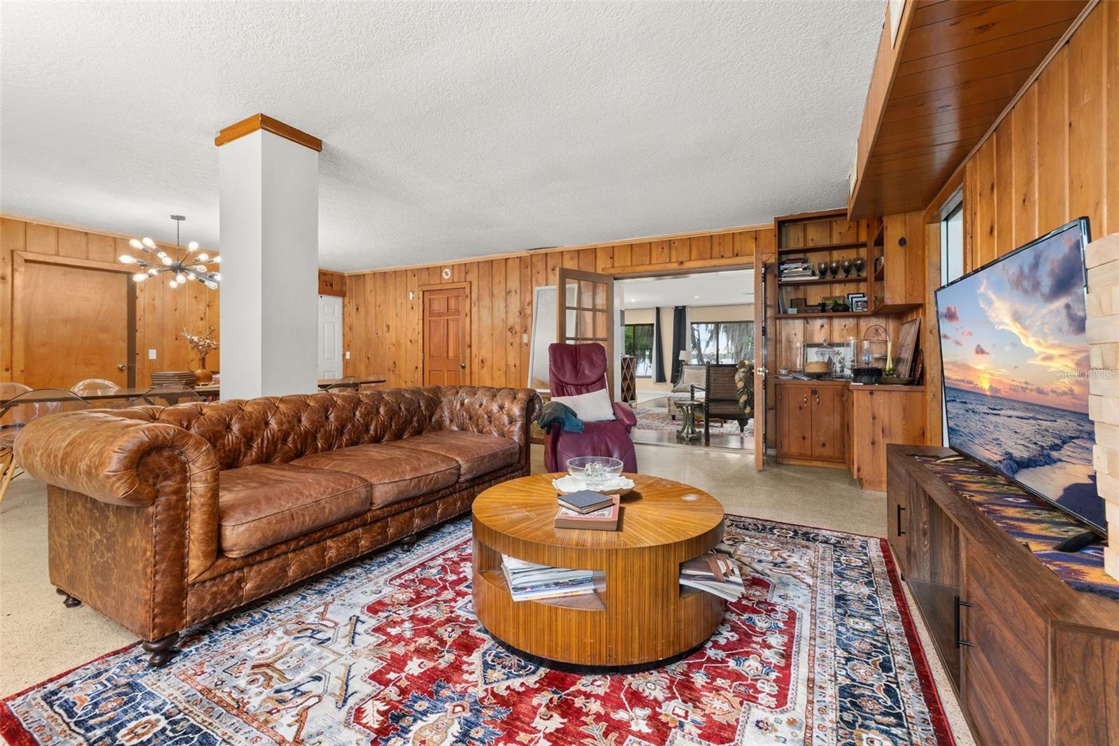 SILVER LAKE ESTATES - Residential