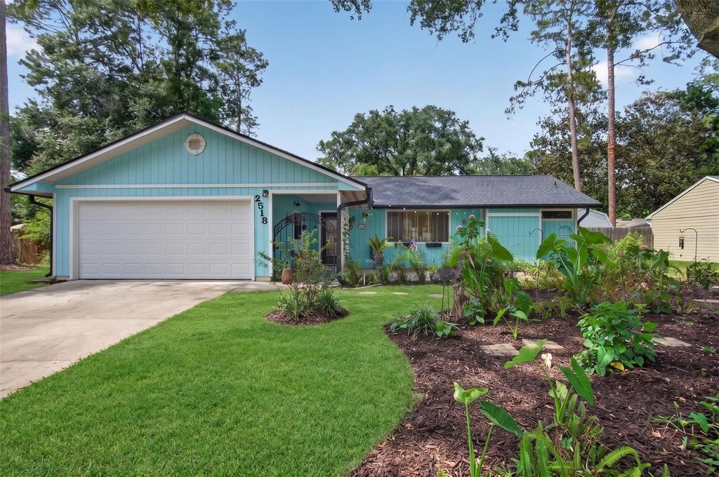 Photo of 2518 NW 51st Place, Gainesville, FL 32605 (MLS # GC540575)