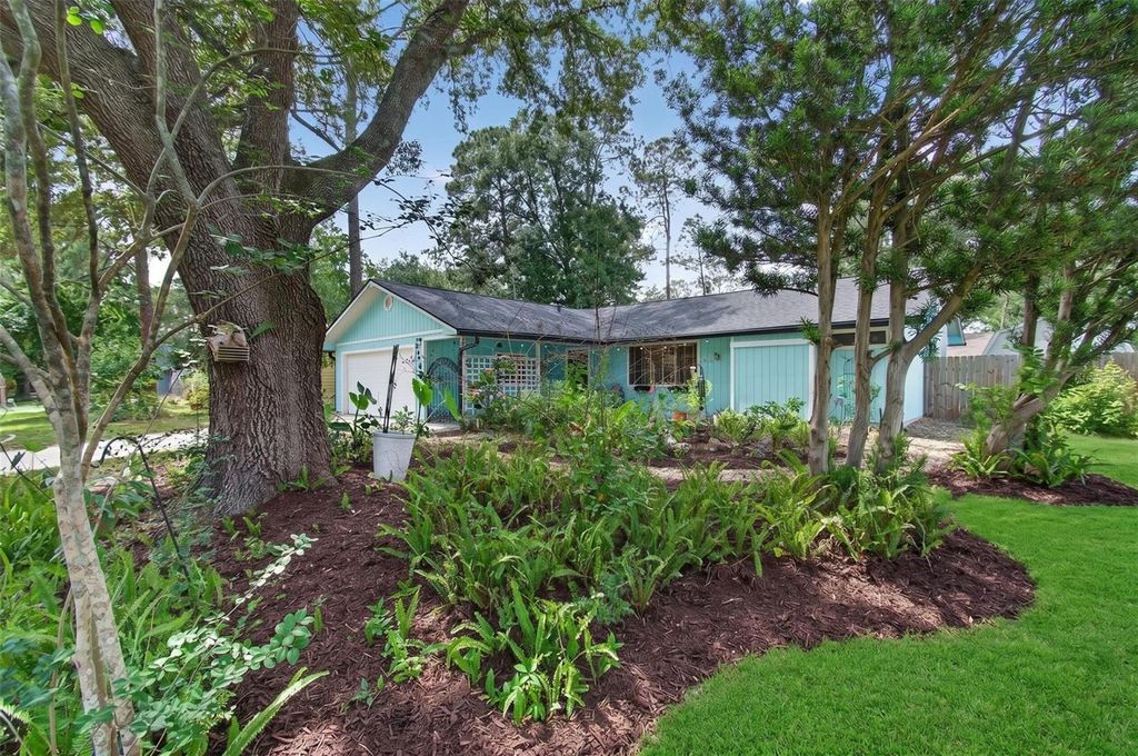 Photo of 2518 NW 51st Place, Gainesville, FL 32605 (MLS # GC540575)
